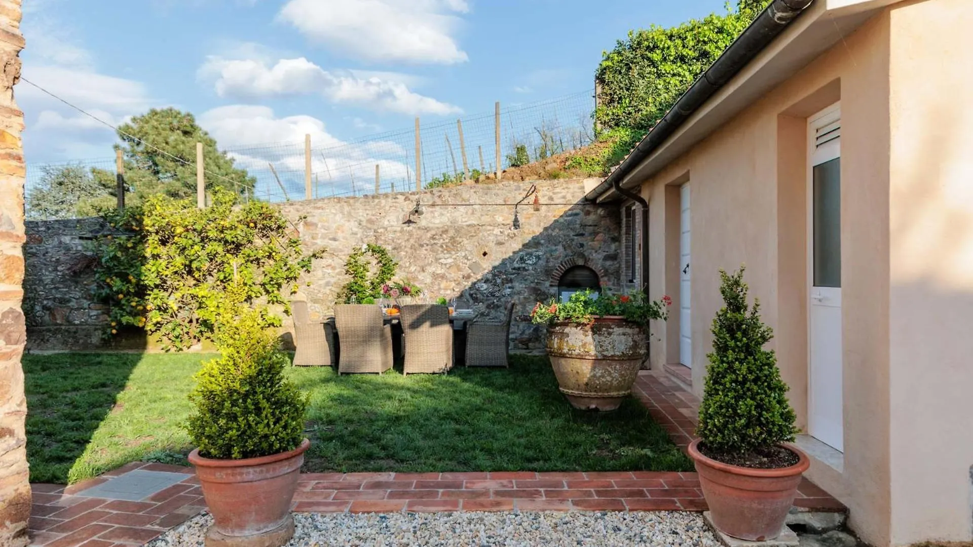 Villa Aperitivo, Romantic And Panoramic Stone Farm Capannori 0*,
