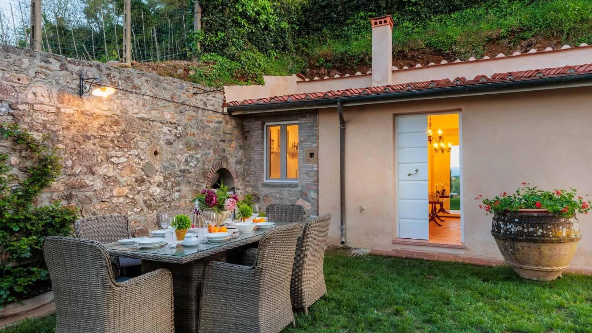 Villa Aperitivo, Romantic And Panoramic Stone Farm Capannori